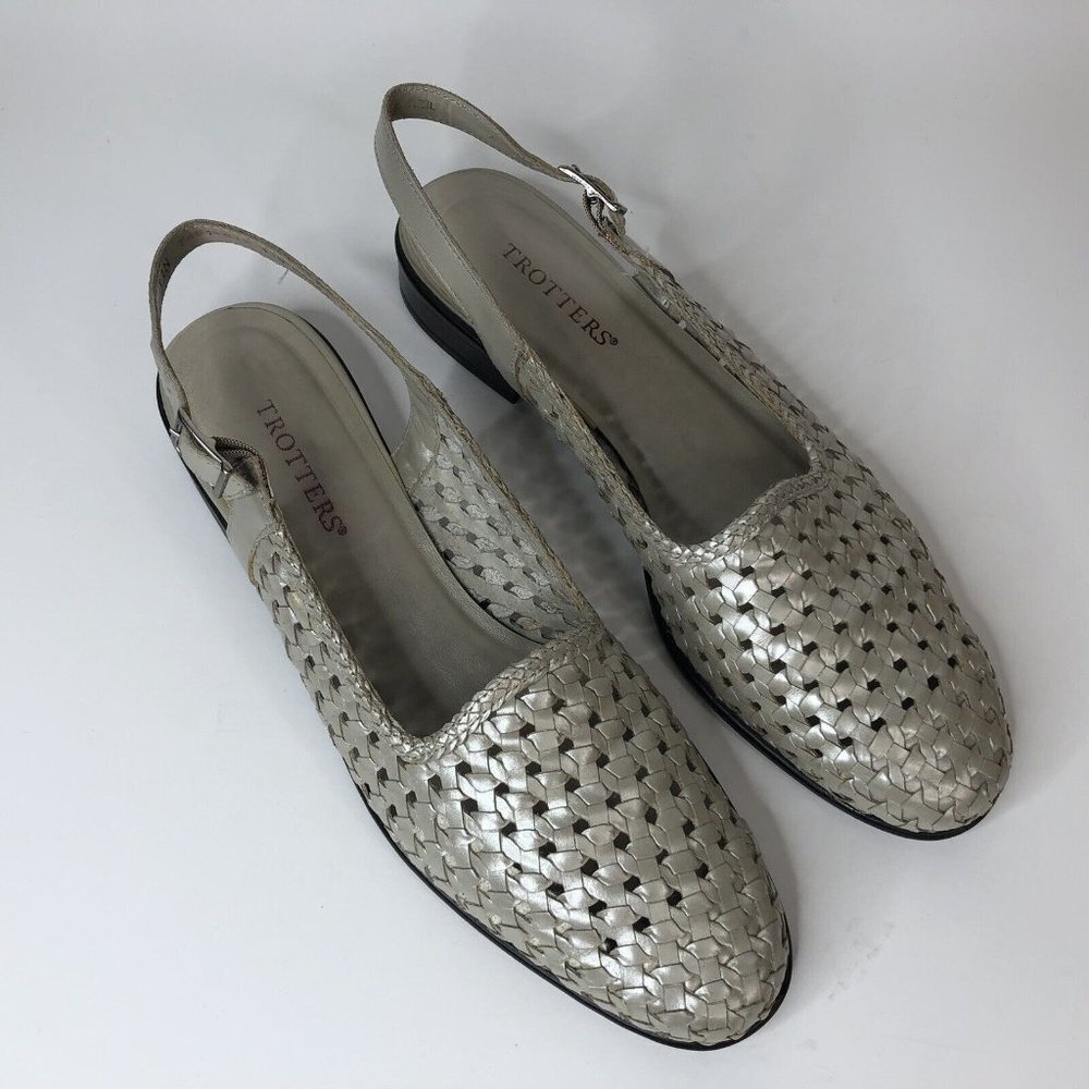 Trotters Women Closed Toe Sandal Size 11N Narrow Woven Leather Silver Slingback - Picture 2 of 11